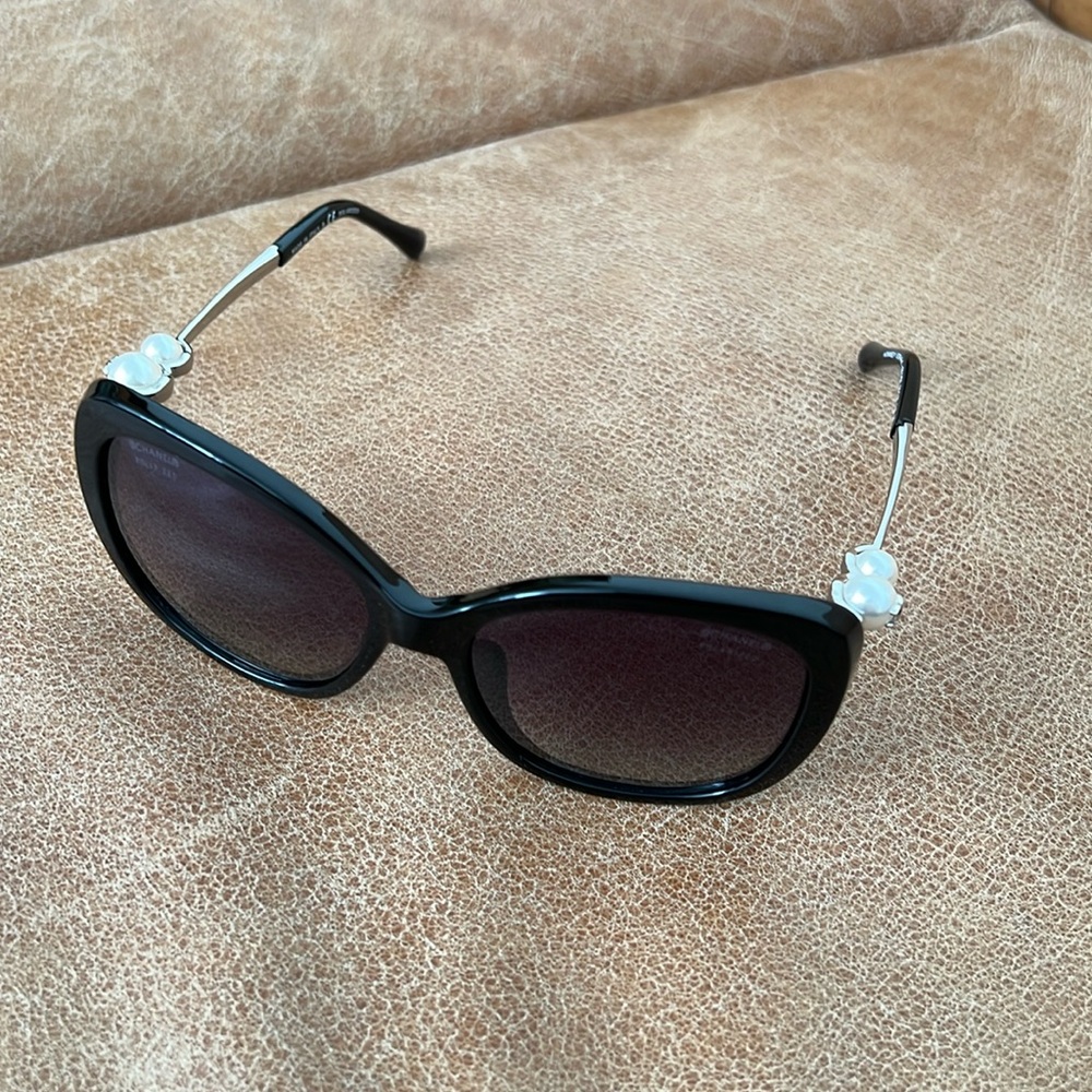 Almost NEW CHANEL sunglasses